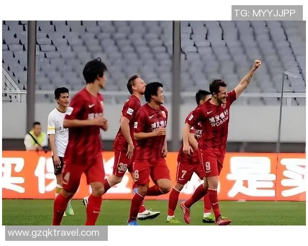 直播上海上港对阵劲敌全力争胜精彩赛事不容错过