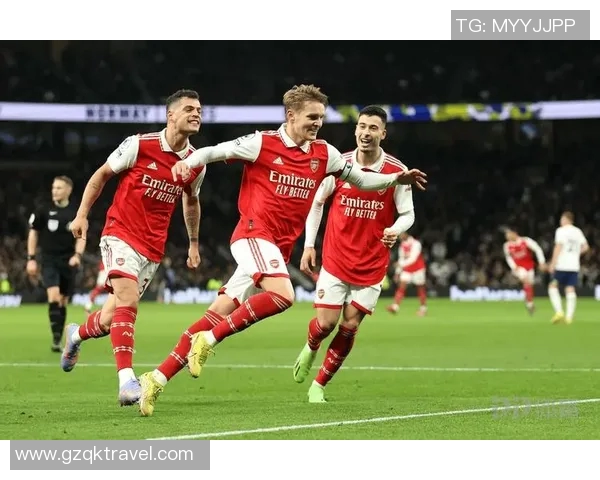 阿森纳与利物浦激战正酣谁能在英超巅峰对决中笑到最后 阿森纳与利物浦激战正酣谁能在英超巅峰对决中笑到最后