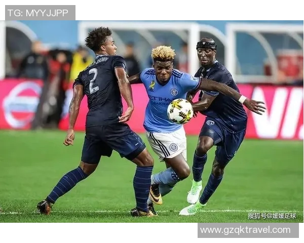 哥伦布机员与休斯顿迪纳摩的激烈对抗赛精彩回顾与分析 哥伦布机员与休斯顿迪纳摩的激烈对抗赛精彩回顾与分析