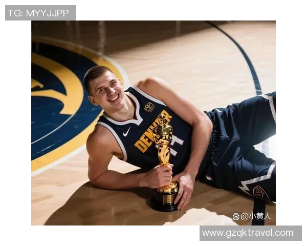 快船与勇士激战正酣10月25日NBA焦点对决引发球迷热议 快船与勇士激战正酣10月25日NBA焦点对决引发球迷热议