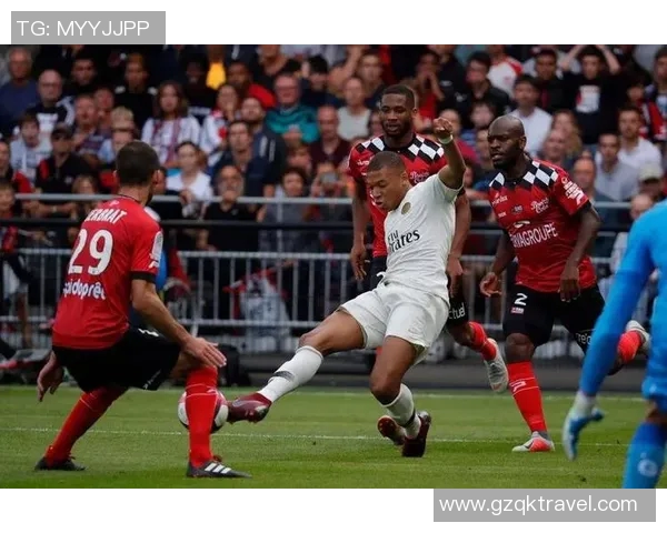 甘冈与卡昂的激烈对决揭示法乙联赛的竞争格局与未来走向 甘冈与卡昂的激烈对决揭示法乙联赛的竞争格局与未来走向