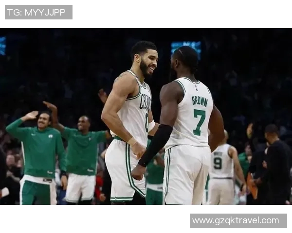 马刺与凯尔特人全场激战回顾精彩瞬间与关键时刻分析