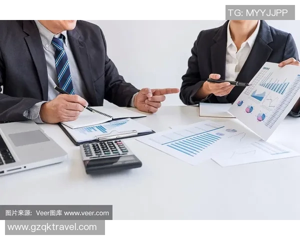 重庆足球队团队协作表现的数据分析与提升策略探讨